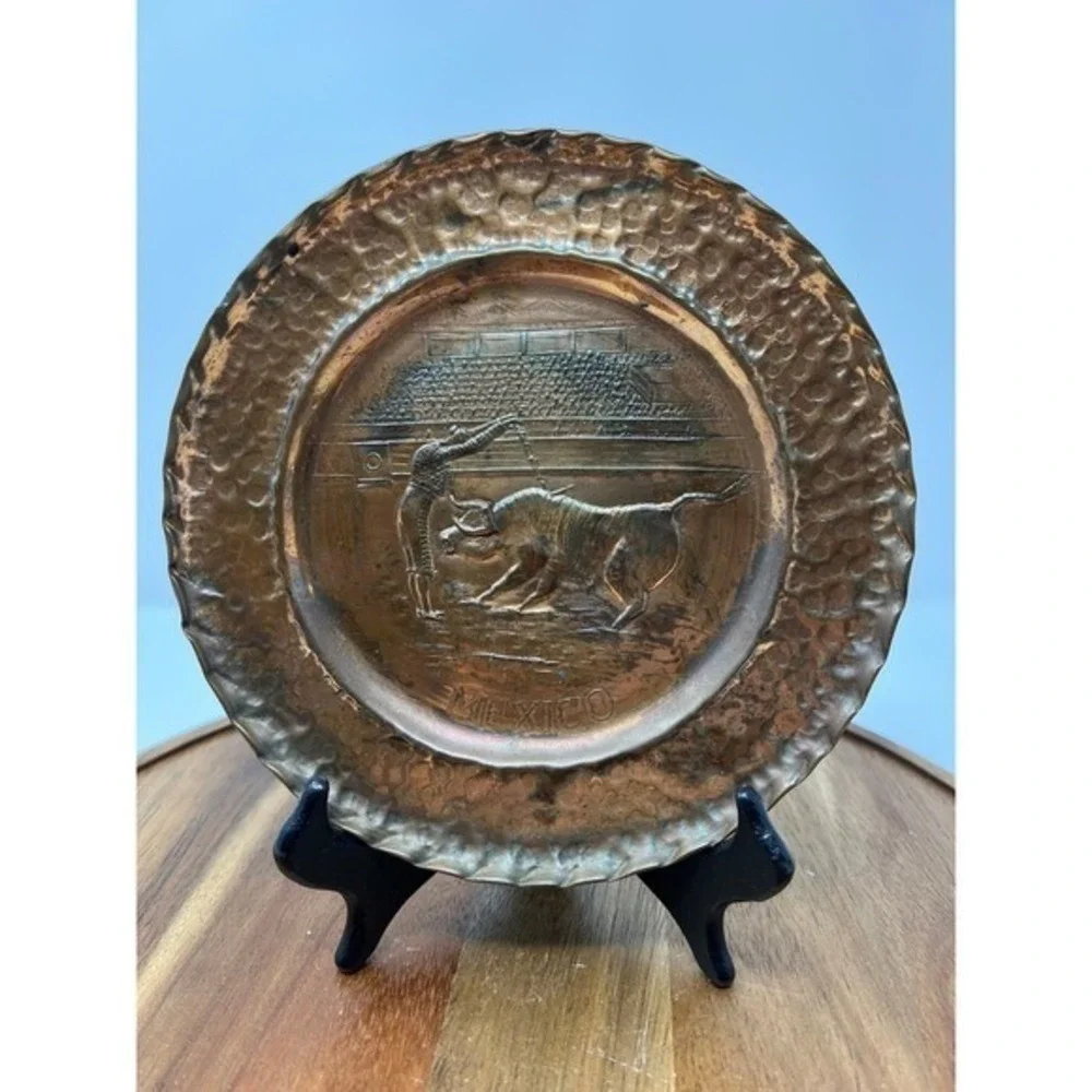 Vintage Mexican Bullfighter Copper Plate Wall Decor Art 7 Inch Round